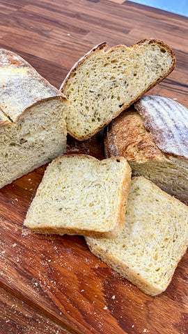 Sourdough Rústico de Milho com Erva Doce