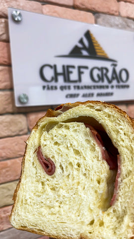 Pão Petrópolis com Calabresa e Parmesão Montanhês. 600g